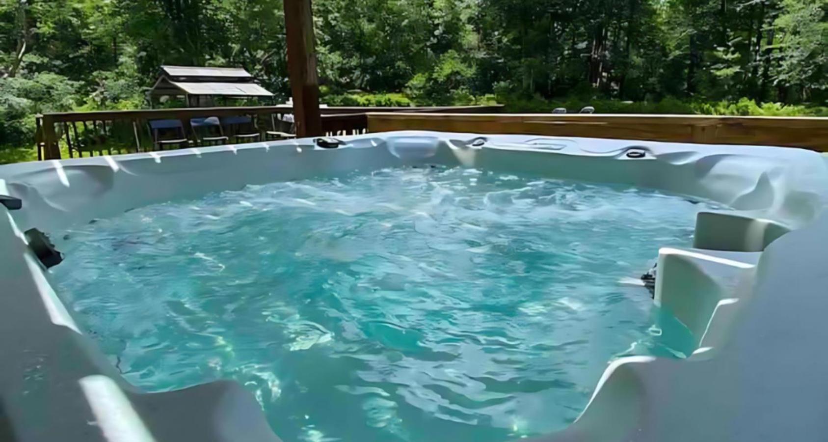 Peaceful Pocono Home With Hot Tub, Gym, & Office Long Pond Buitenkant foto